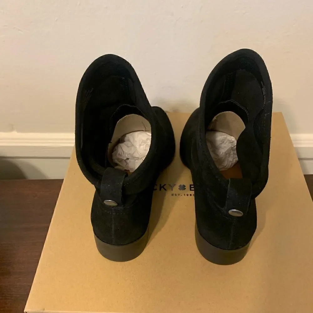 Lucky Brand Women’s Lillian soft suede bootie in black  size 7,5 NIB